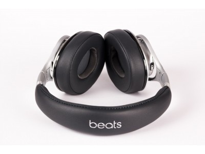 Beats by Dr. Dre Executive Silver